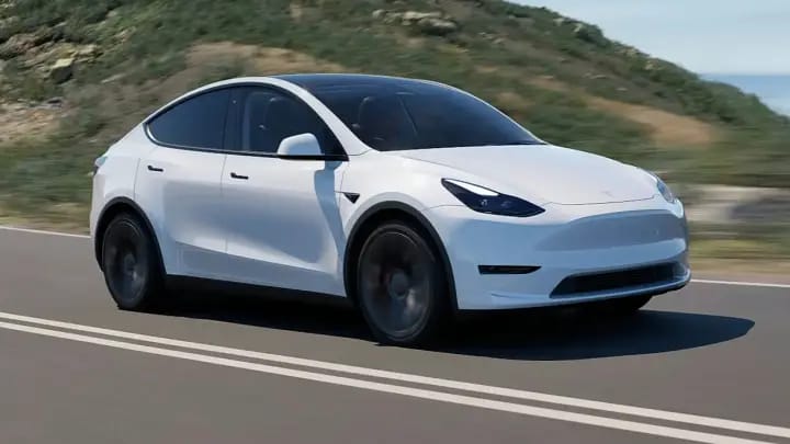 Tesla Model Y (2024 Model)